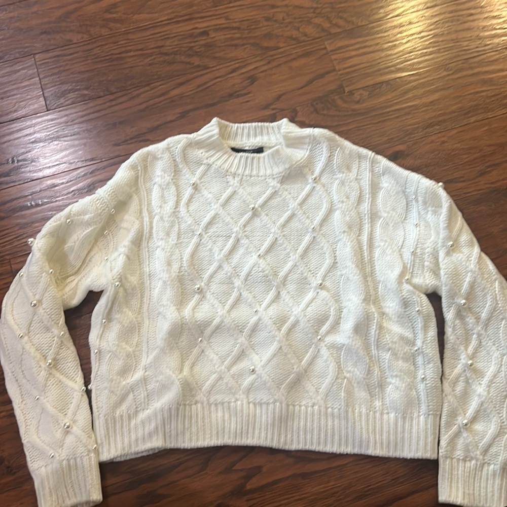 Women’s Forever 21 Cropped Sweater with Pearls